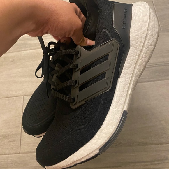 adidas Shoes - Adidas Ultraboost 21